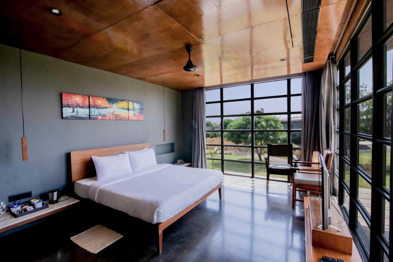 Beyond By Sula Hotel Nashik Exterior photo